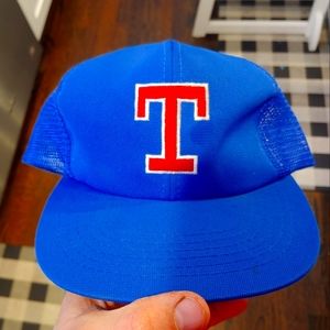 Vintage MLB Texas Rangers Snap back baseball hat with embroidered T.